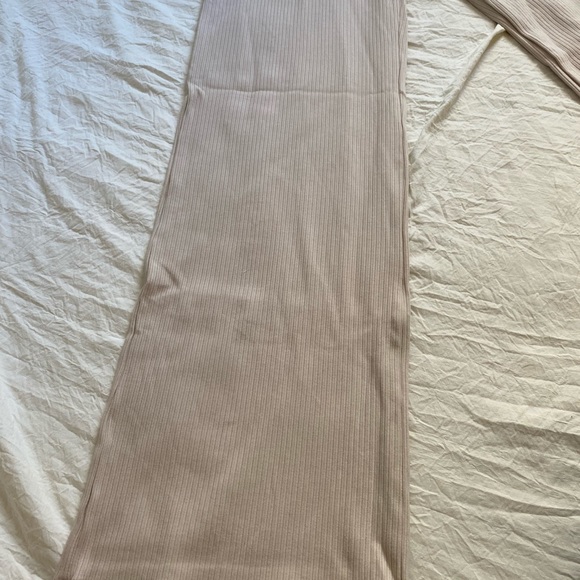 LETT two piece lounge wear - Picture 9 of 10